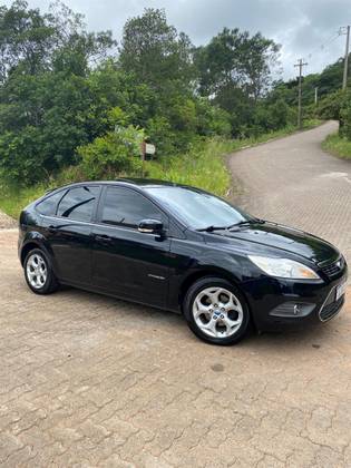 FORD FOCUS 2.0 TITANIUM HATCH 16V FLEX 4P AUTOMÁTICO